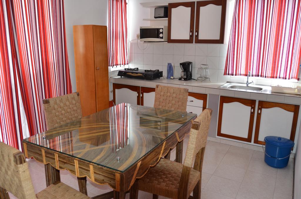 Les Gentilhommieres Guest House Trou aux Biches Zimmer foto